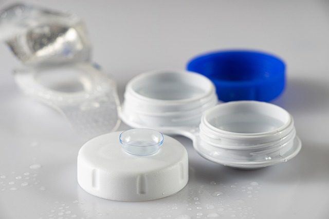 contact lenses, contact lenses container, eyes