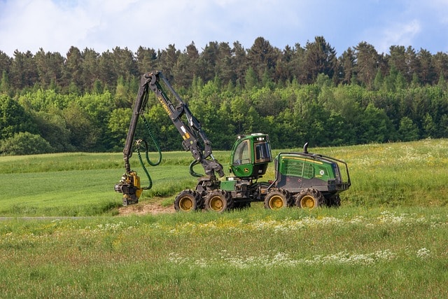 wood harvester, harvester, tree felling machine