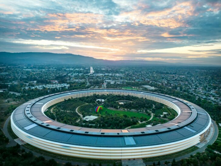 Photo by Zetong Li: https://www.pexels.com/photo/an-aerial-shot-of-the-apple-park-in-california-13641595/