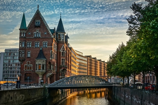 hamburg, speicherstadt, channel